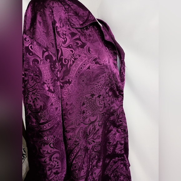 Victoria's Secret Vintage Victorian Purple Notched Collar Relaxed Robe(#102) - Picture 5 of 7